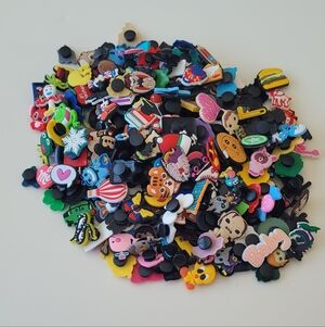 NEW HUGE BUNDLE OF CROC JIBBITZ 300 Pieces